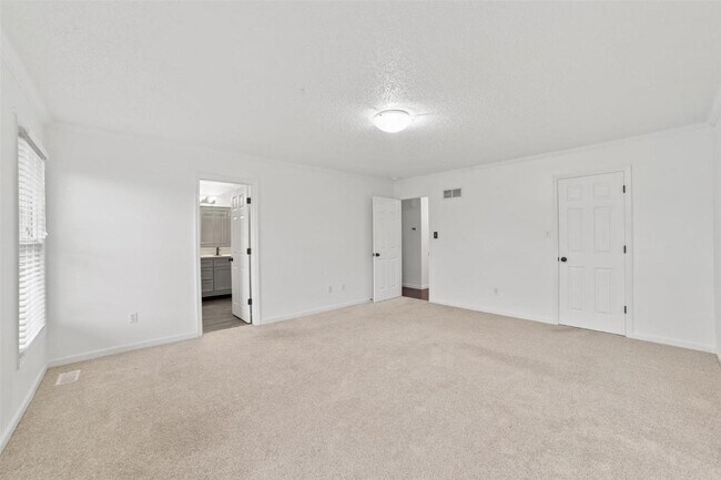 Building Photo - 287 Kerstyn Dr