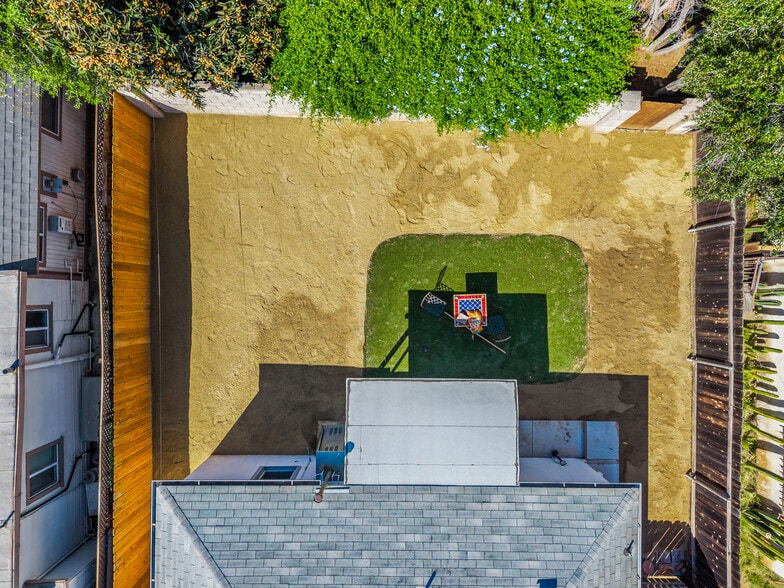 Building Photo - 1070 10th St