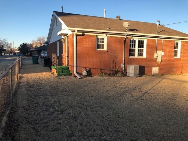 Building Photo - Adorable 3 Bed | 1 Bath + Bonus Room in Mayfair Heights - ALL Appliances Included