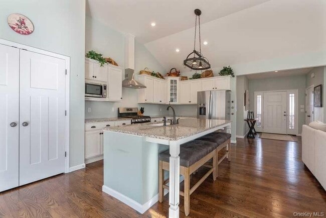 Building Photo - 861 Lattintown Rd