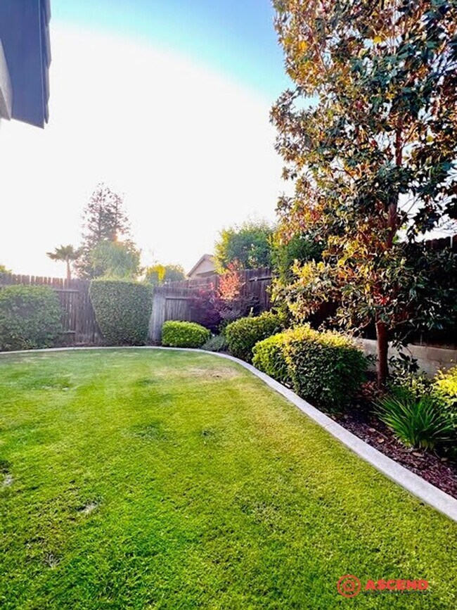 Building Photo - Beautiful Home in the Northwest!