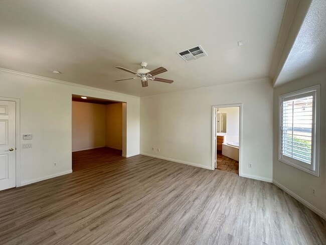 Building Photo - Echo Ridge At The Ridges In Summerlin-Unit 1