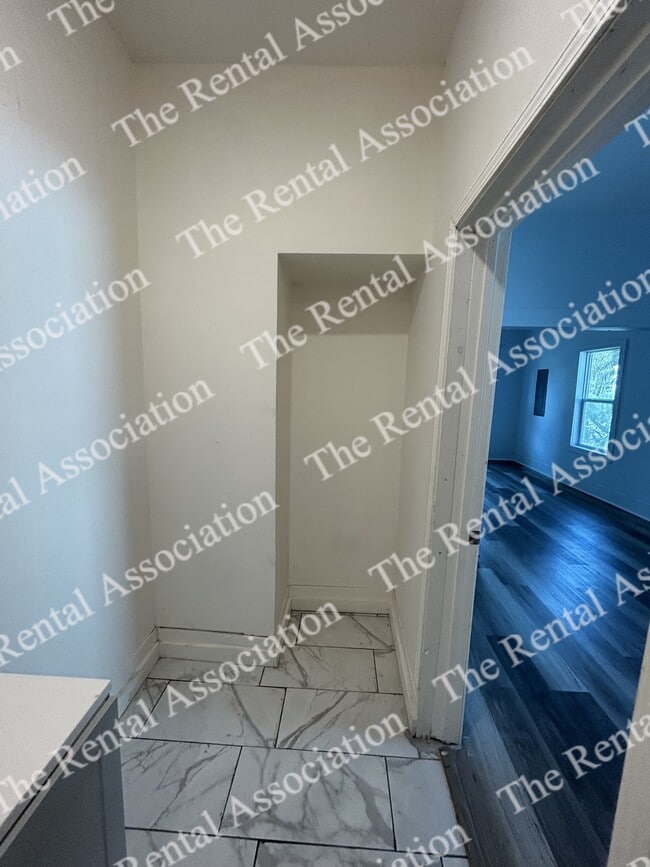 Building Photo - 1903 S Grand St