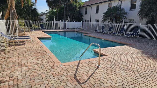 Building Photo - 3651 N Goldenrod Rd