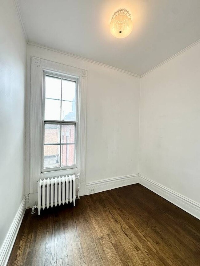 Building Photo - 108 4th St