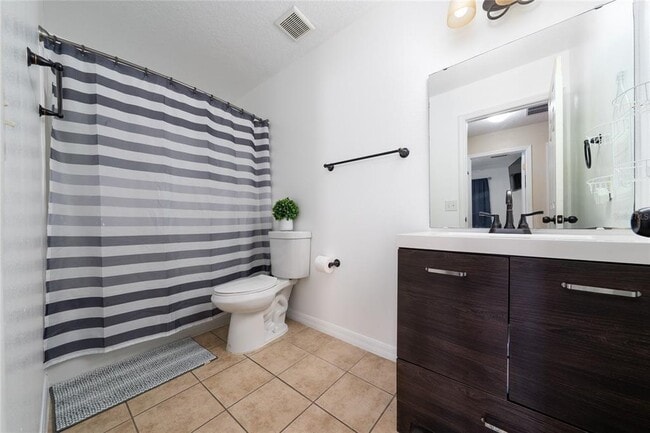 Building Photo - 3008 Seaview Castle Dr