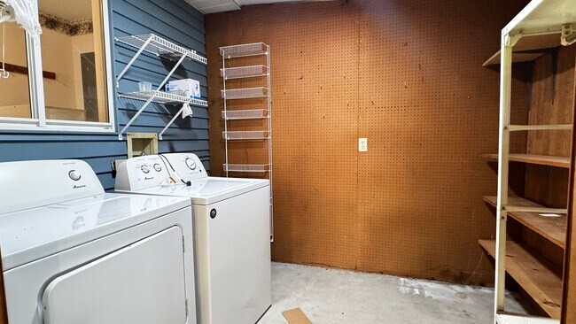 Building Photo - 8449 SW 106th Pl