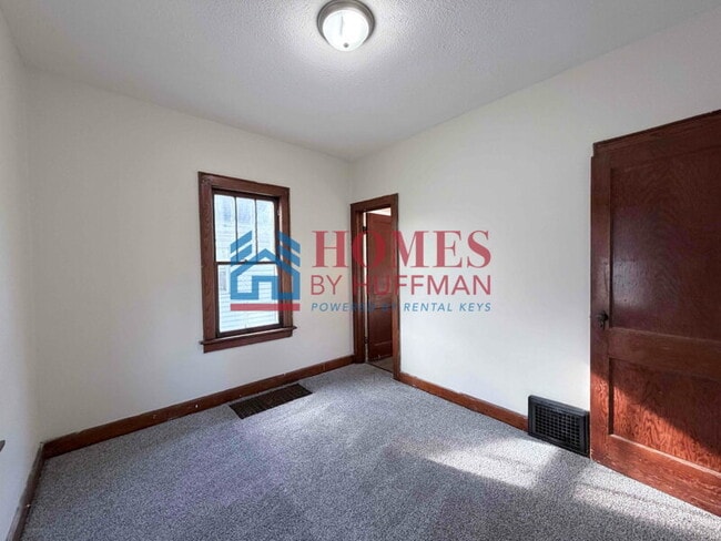 Building Photo - Three Bedroom House | Now Available