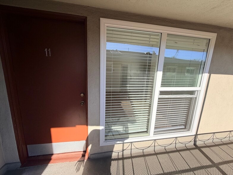 Building Photo - 940 S Venice Blvd