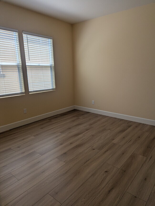 Building Photo - 2461 Coloma Ln