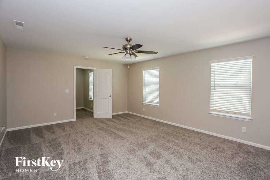 Building Photo - 3007 Creeks Landing Dr