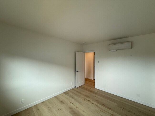 Building Photo - Bright 3BD/2BA Home in Encinitas with Natural Light, In-Unit Laundry & Easy Freeway Access