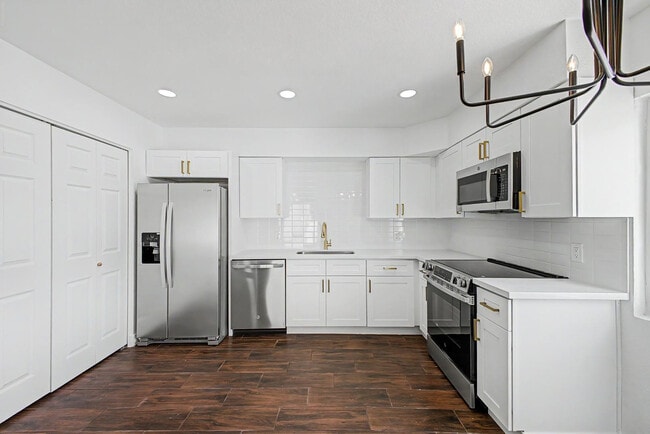 Building Photo - 4127 N 106th Ave