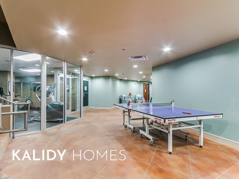 Building Photo - 5900 Mosteller Dr