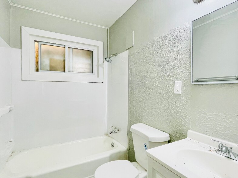 Building Photo - 1115 St Marcella Dr