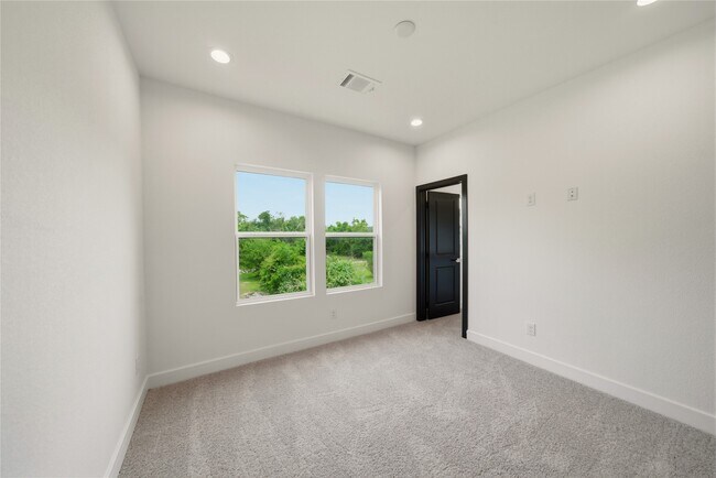 Building Photo - 4441 Gunter St