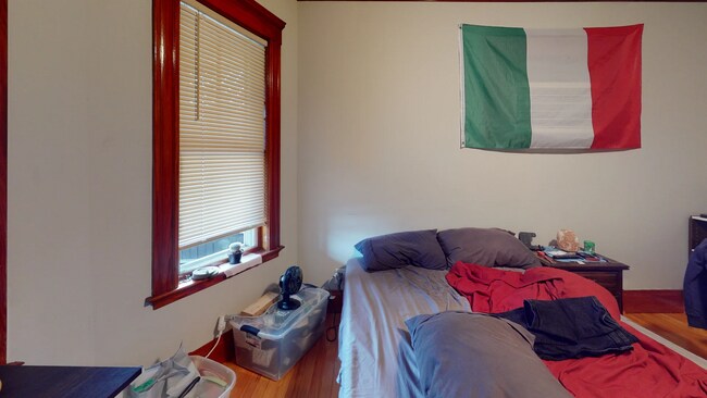 Building Photo - 60 Pinkert St