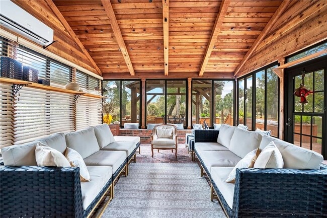 Building Photo - 8 Fernwood Trail