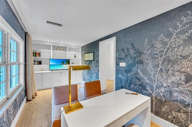 Building Photo - 607 Melaleuca Ln