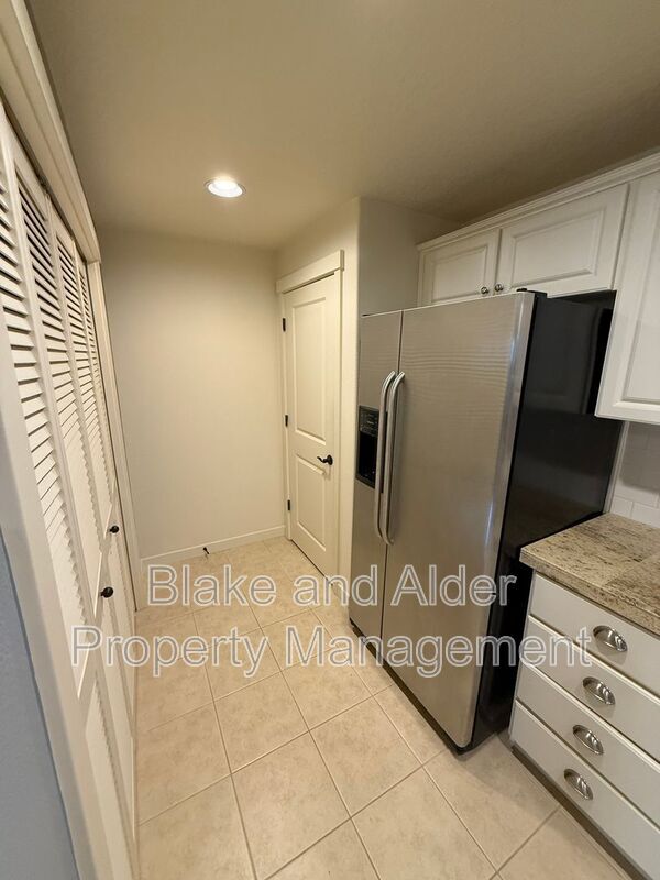 Building Photo - 8758 NE Delamere Way