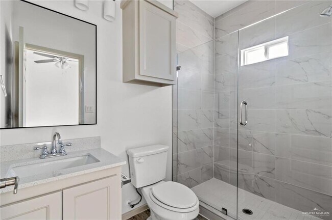 Building Photo - 10 Shavano Dr