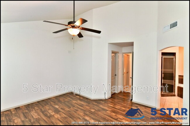 Building Photo - 5005 Moon Ranch Ln