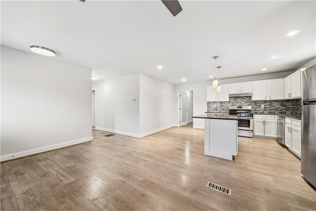 Building Photo - 2653 Tilson Rd