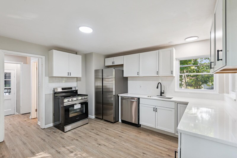 Building Photo - 28050 Gilchrist Dr
