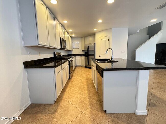 Building Photo - 2611 N 48th St