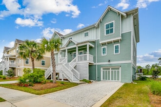 Building Photo - 6584 Carlinga Dr