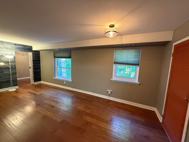 Building Photo - 4000 Gypsy Ln