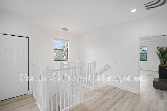 Building Photo - 10016 NW 89th Terrace