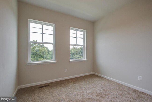 Building Photo - 14217 Travilah Rd