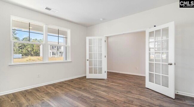 Building Photo - 2075 Grovefield Dr