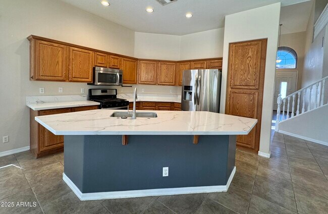 Building Photo - 2671 S Dragoon Dr