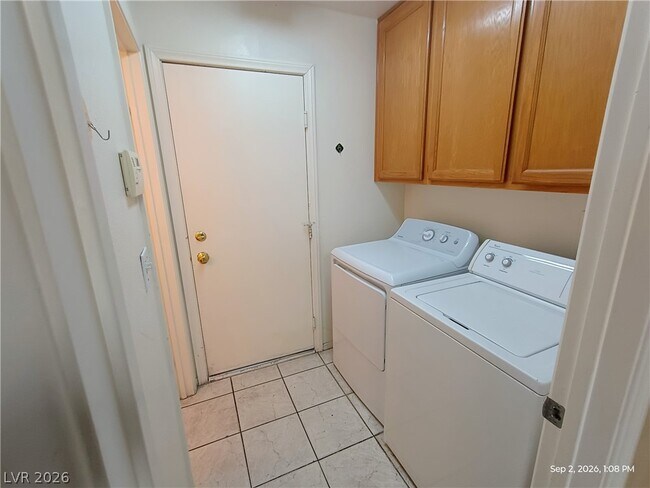 Building Photo - 3409 Edenville Dr