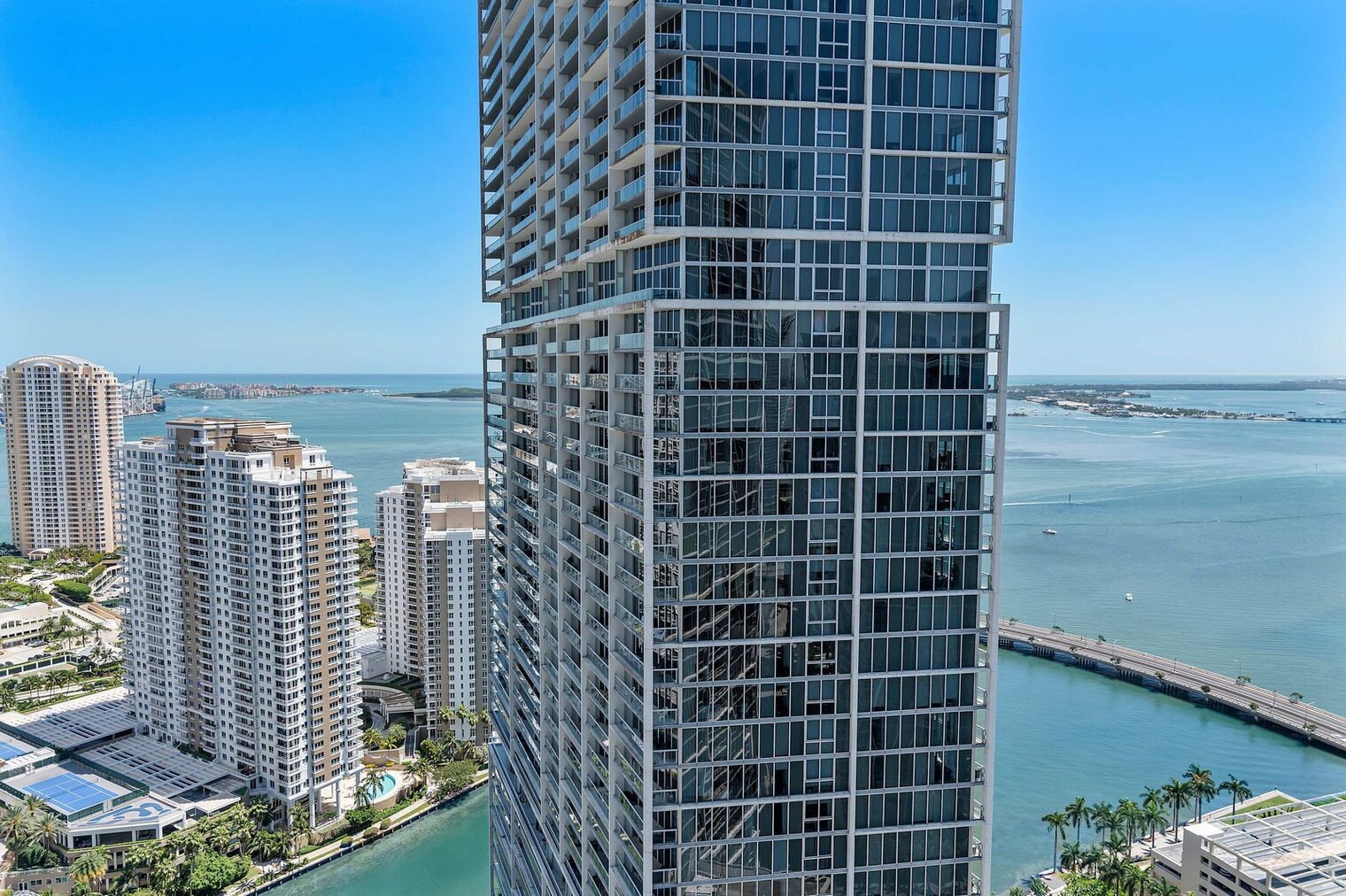 Building Photo - 485 Brickell Ave