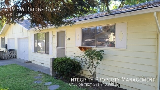 Primary Photo - 919 SW Bridge St