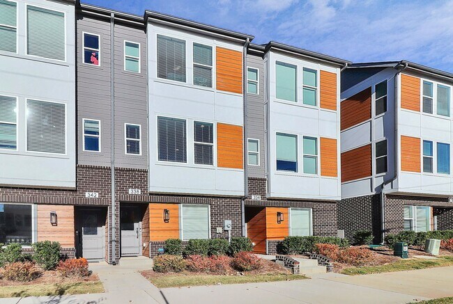 Building Photo - LoSo Terrace like new townhome available for rent!