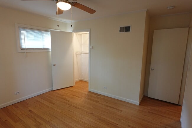 Building Photo - 419 Greenleaf Ave