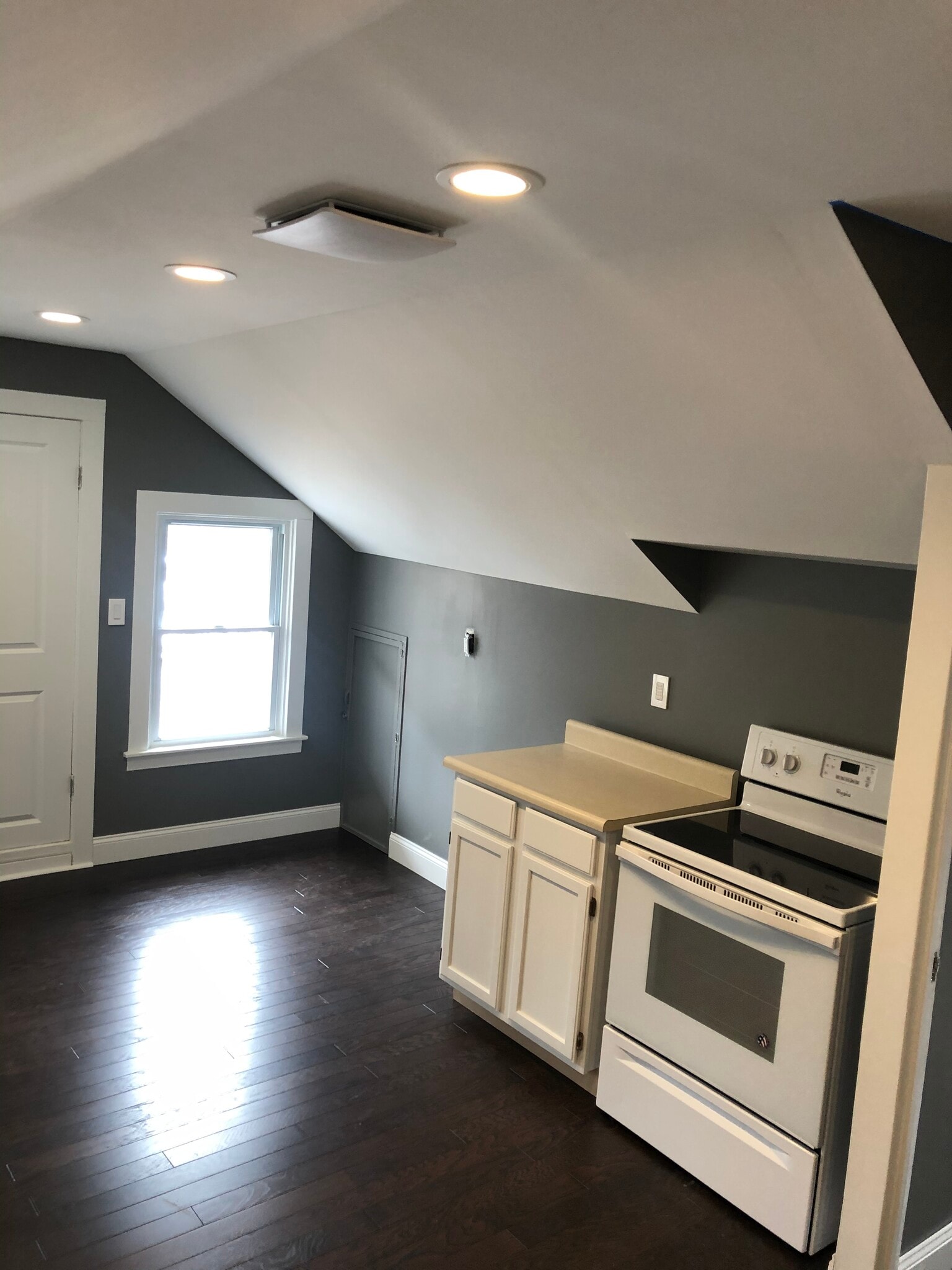 Building Photo - 227 Thieme Pl