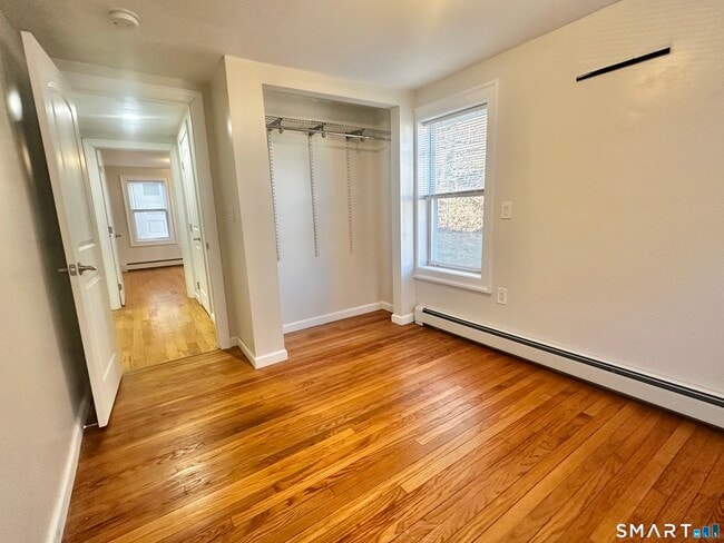 Building Photo - 49 Pleasant St