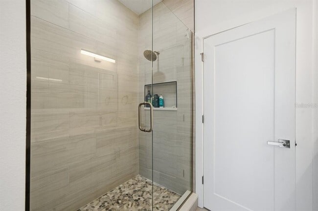 Building Photo - 1909 Gulfview Dr