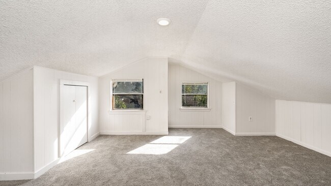 Building Photo - 2600 Morales St