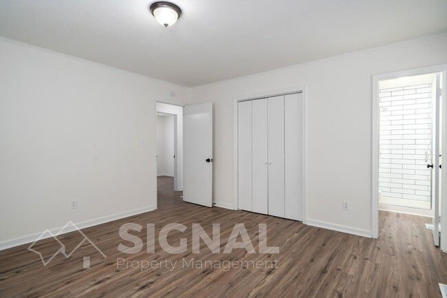 Building Photo - 1304 Shades Run Cir