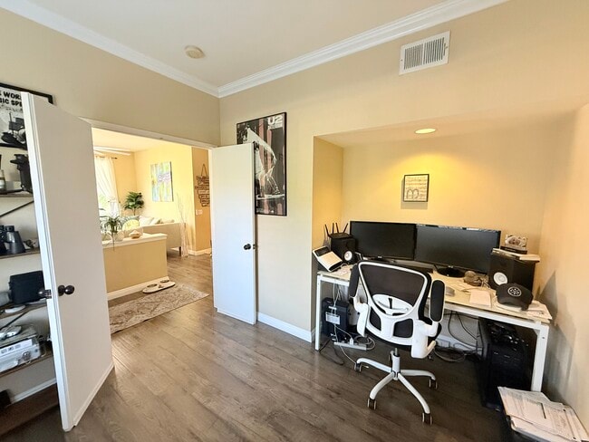 Building Photo - 2204 Lago Ventana