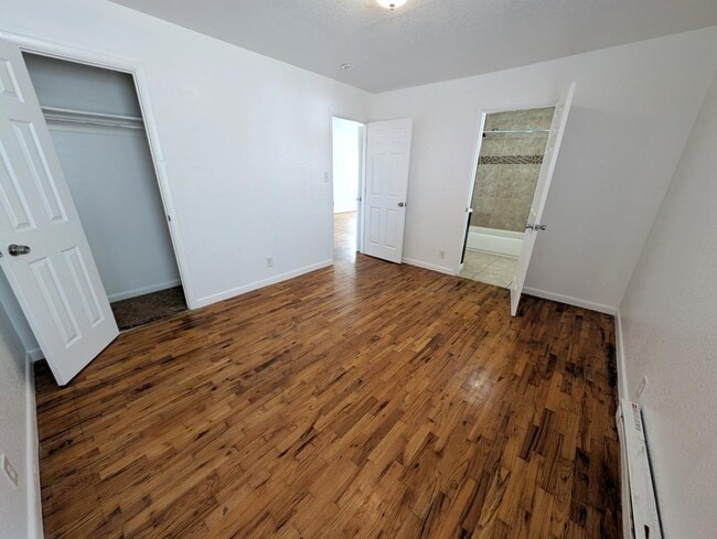 Building Photo - 806 McKinley St