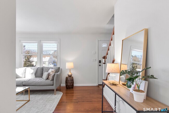 Building Photo - 26 Chelene Rd