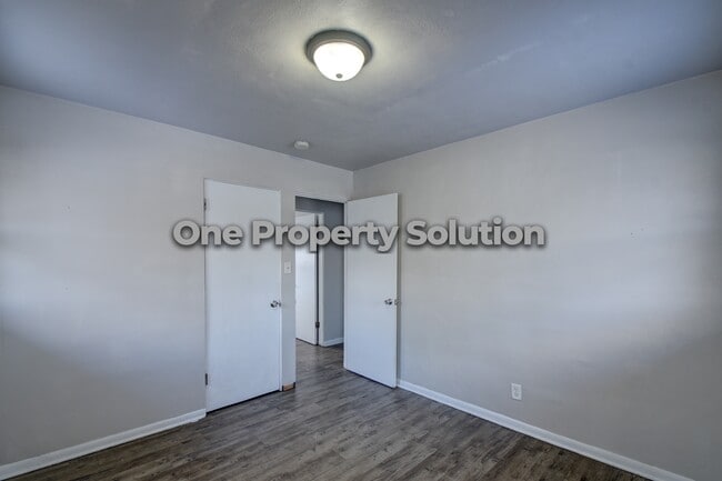 Building Photo - 4240 E 13th Ave
