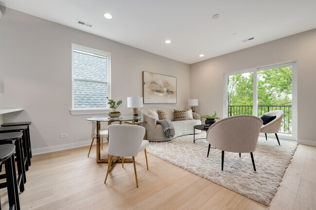 Building Photo - 1631 N Lawndale Ave